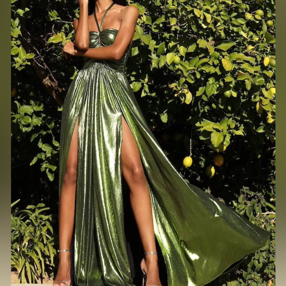Elegant Green Evening Gown